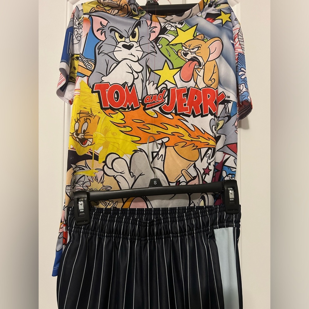 Tom and Jerry shirt and pants sport adidas for boy’s size 8-9 years old  new!!